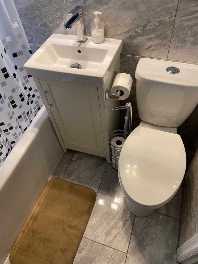 Windsor Airport Room Accommodation Ngoại thất bức ảnh